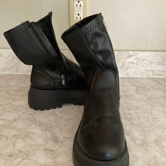 Boots - Picture 10 of 10